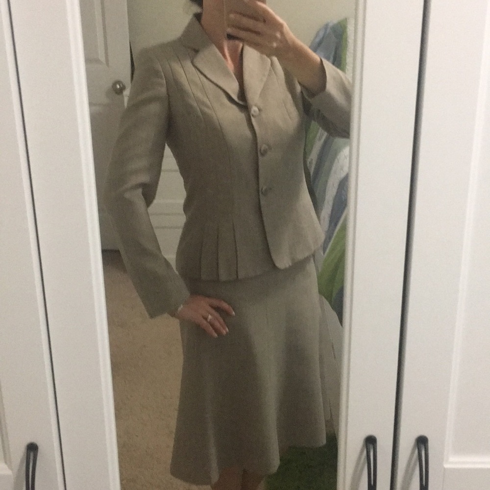 Vintage style Oat color 2 piece skirt/jacket suit
